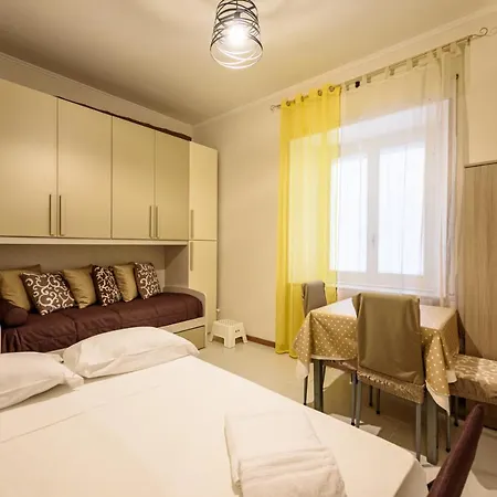 Hotel Vico Tre Re A Toledo 41 *